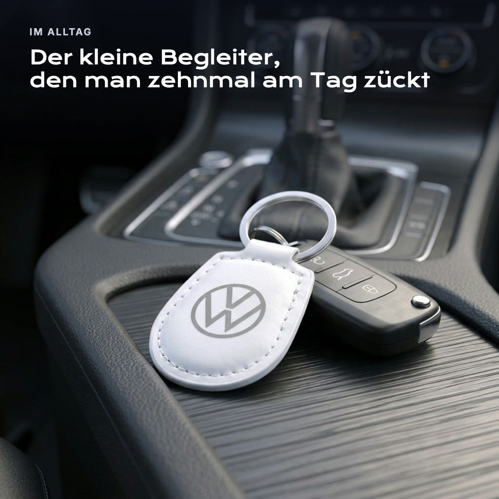 Gravierter Schlüsselanhänger Volkswagen an einem Schlüssel
