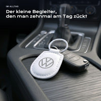 Gravierter Schlüsselanhänger Volkswagen an einem Schlüssel