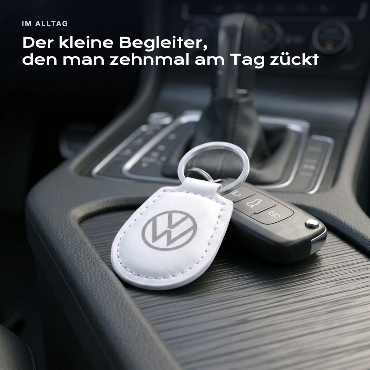 Gravierter Schlüsselanhänger Volkswagen an einem Schlüssel