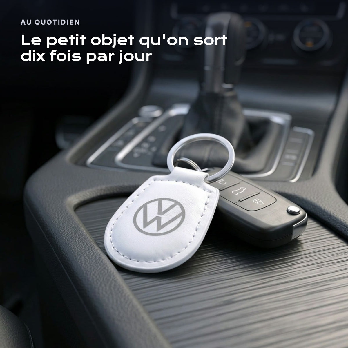 Porte-clés Volkswagen gravé, accroché à une clé