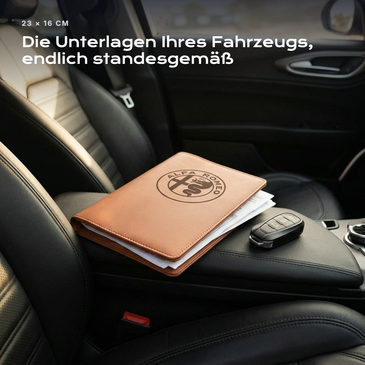 Fahrzeugmappe ALFA-ROMEO auf einem Autositz, mit Rechnungen