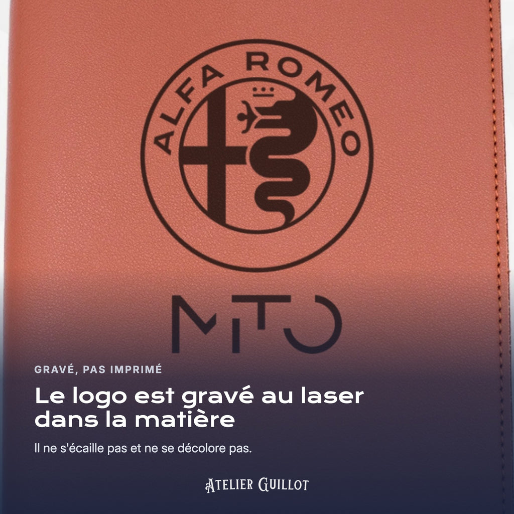 Logo Alfa Romeo Mito gravé au laser dans le simili cuir