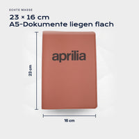 Fahrzeugmappe APRILIA von Atelier Guillot: 23 × 16 cm, A5-Dokumente liegen flach