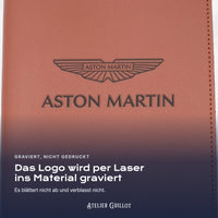 Logo ASTON-MARTIN, per Laser in Kunstleder graviert