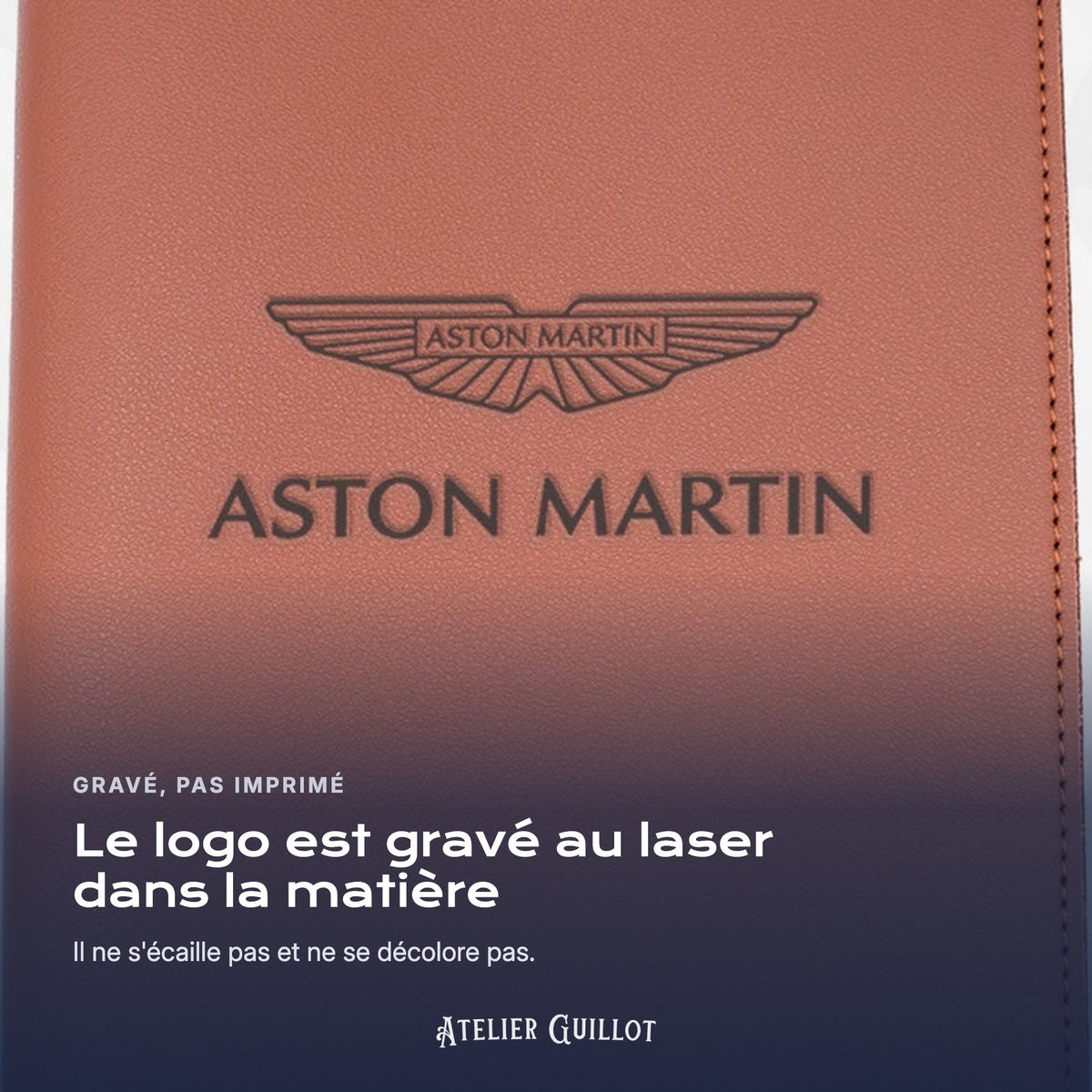 Logo ASTON-MARTIN gravé au laser dans le simili cuir