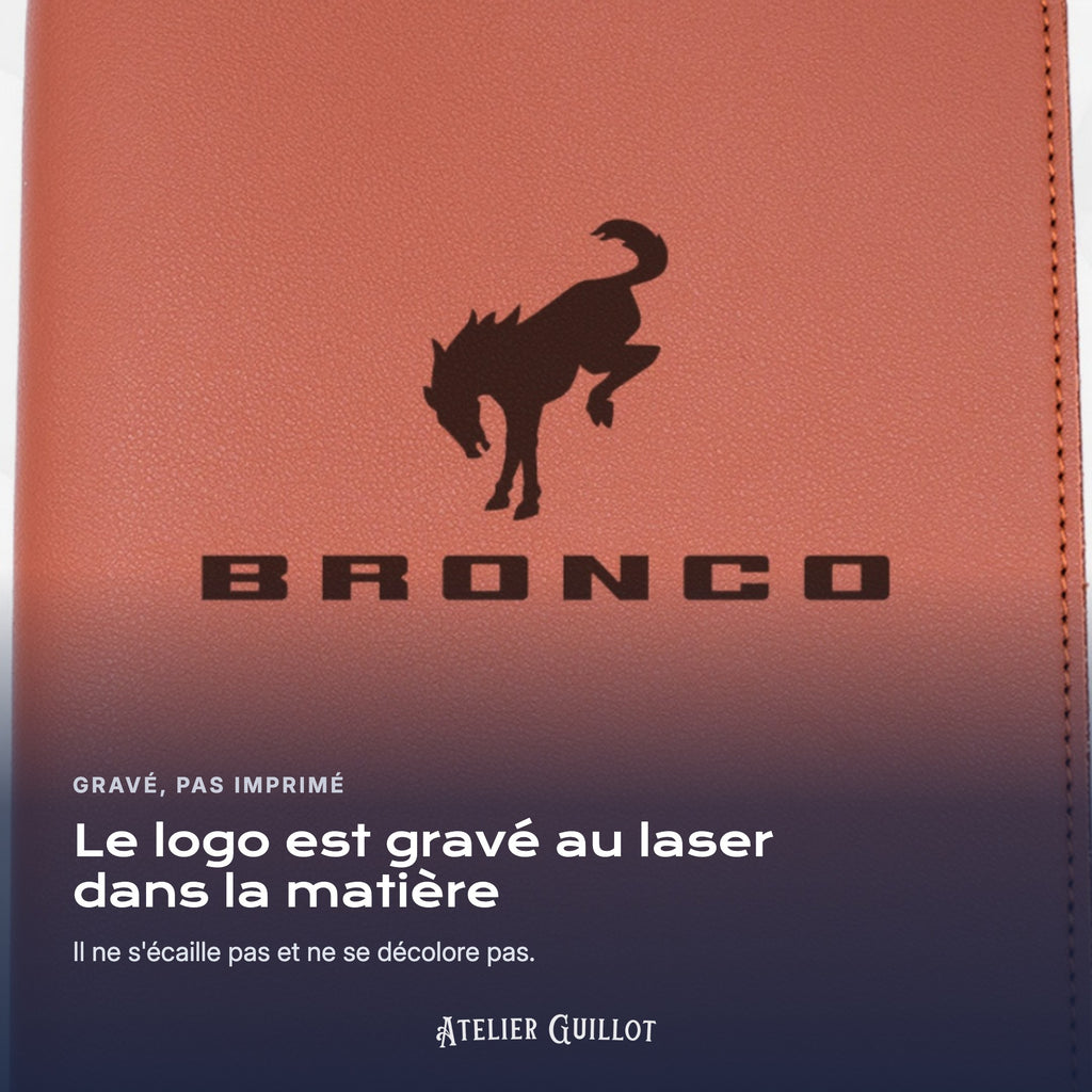 Logo Bronco gravé au laser dans le simili cuir