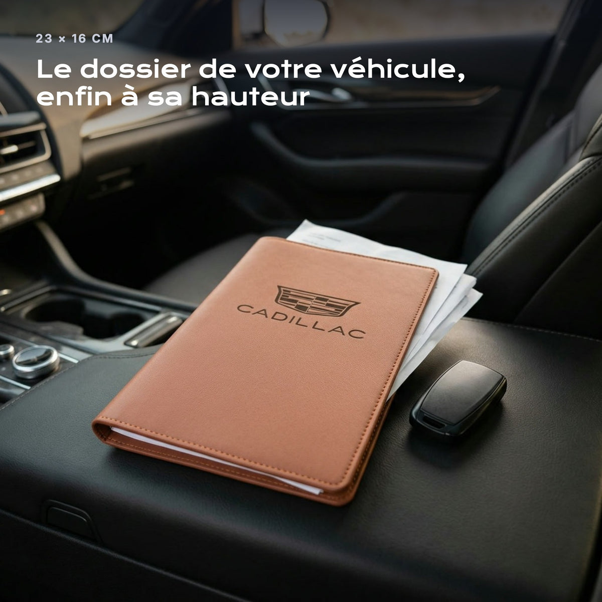 Porte-documents CADILLAC posé sur un siège, avec des factures