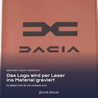 Logo DACIA, per Laser in Kunstleder graviert