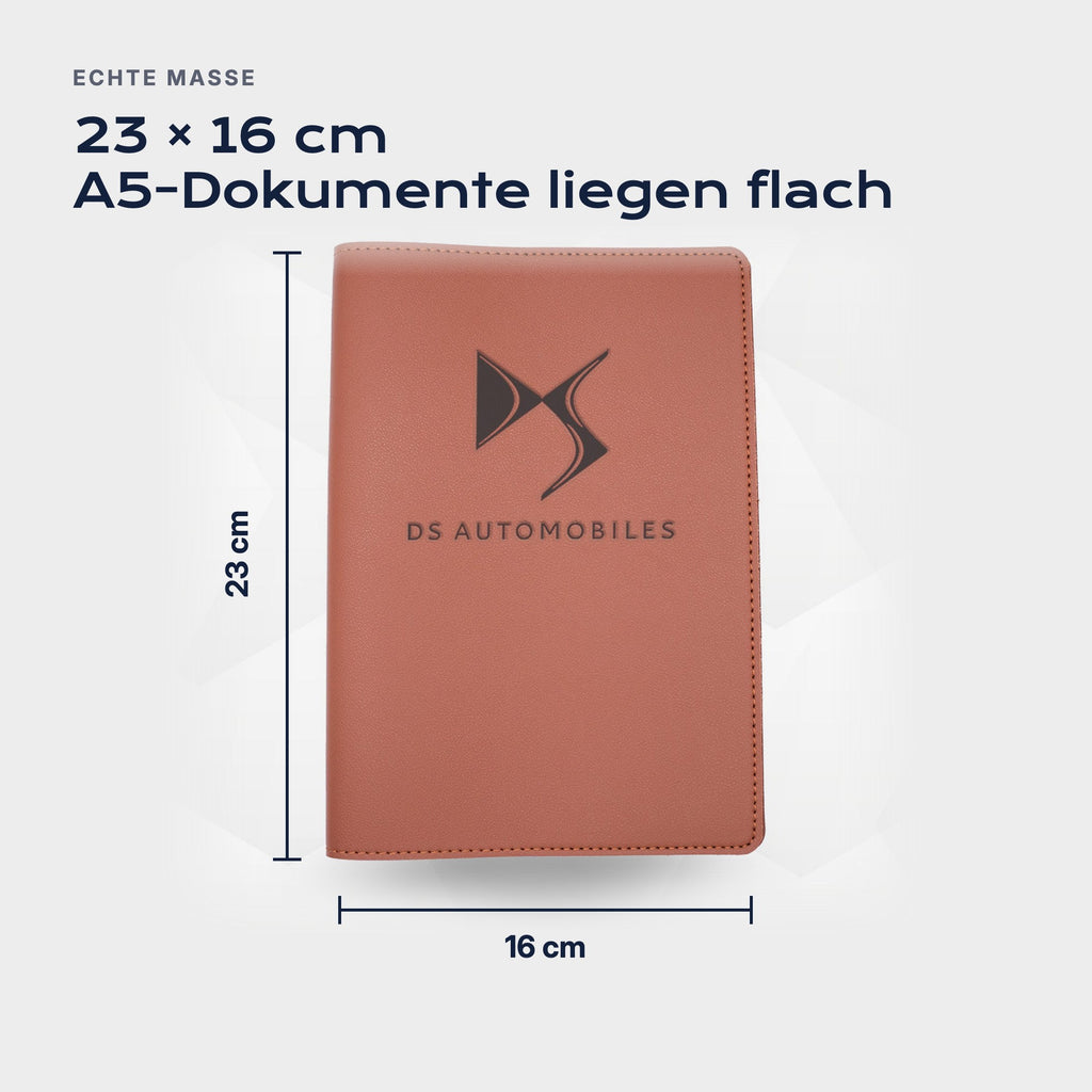 Fahrzeugmappe DS-AUTO von Atelier Guillot: 23 × 16 cm, A5-Dokumente liegen flach