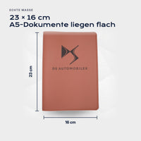 Fahrzeugmappe DS-AUTO von Atelier Guillot: 23 × 16 cm, A5-Dokumente liegen flach