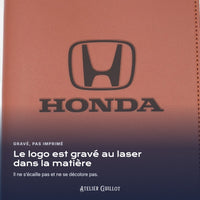Logo HONDA gravé au laser dans le simili cuir