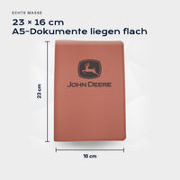 Fahrzeugmappe JOHN-DEERE von Atelier Guillot: 23 × 16 cm, A5-Dokumente liegen flach