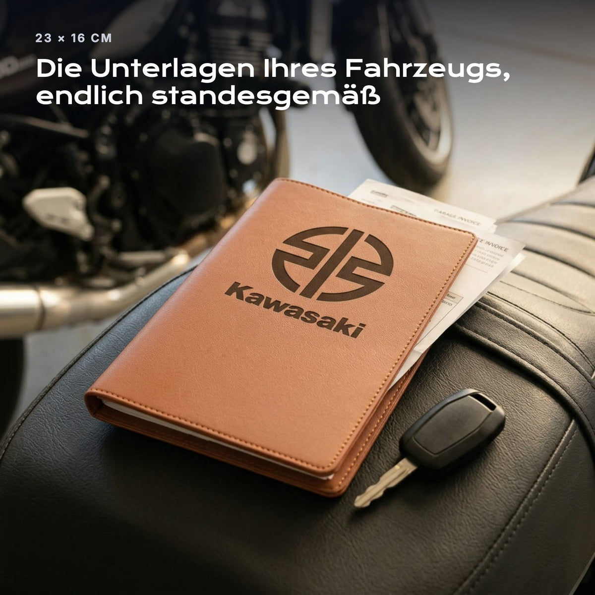 Fahrzeugmappe KAWASAKI auf einem Autositz, mit Rechnungen