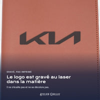 Logo KIA gravé au laser dans le simili cuir
