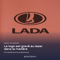Logo Lada gravé au laser dans le simili cuir