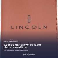 Logo LINCOLN gravé au laser dans le simili cuir