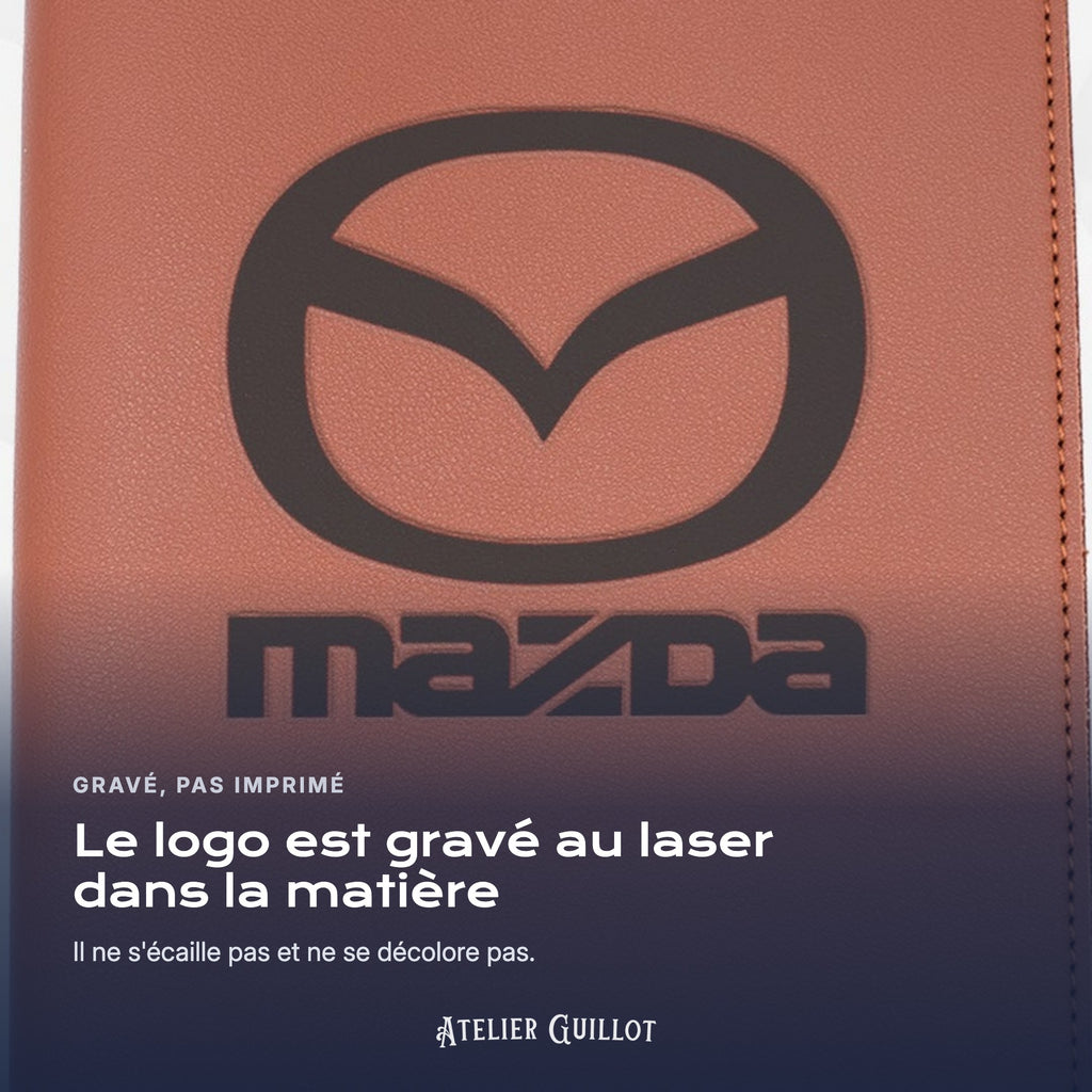 Logo MAZDA gravé au laser dans le simili cuir