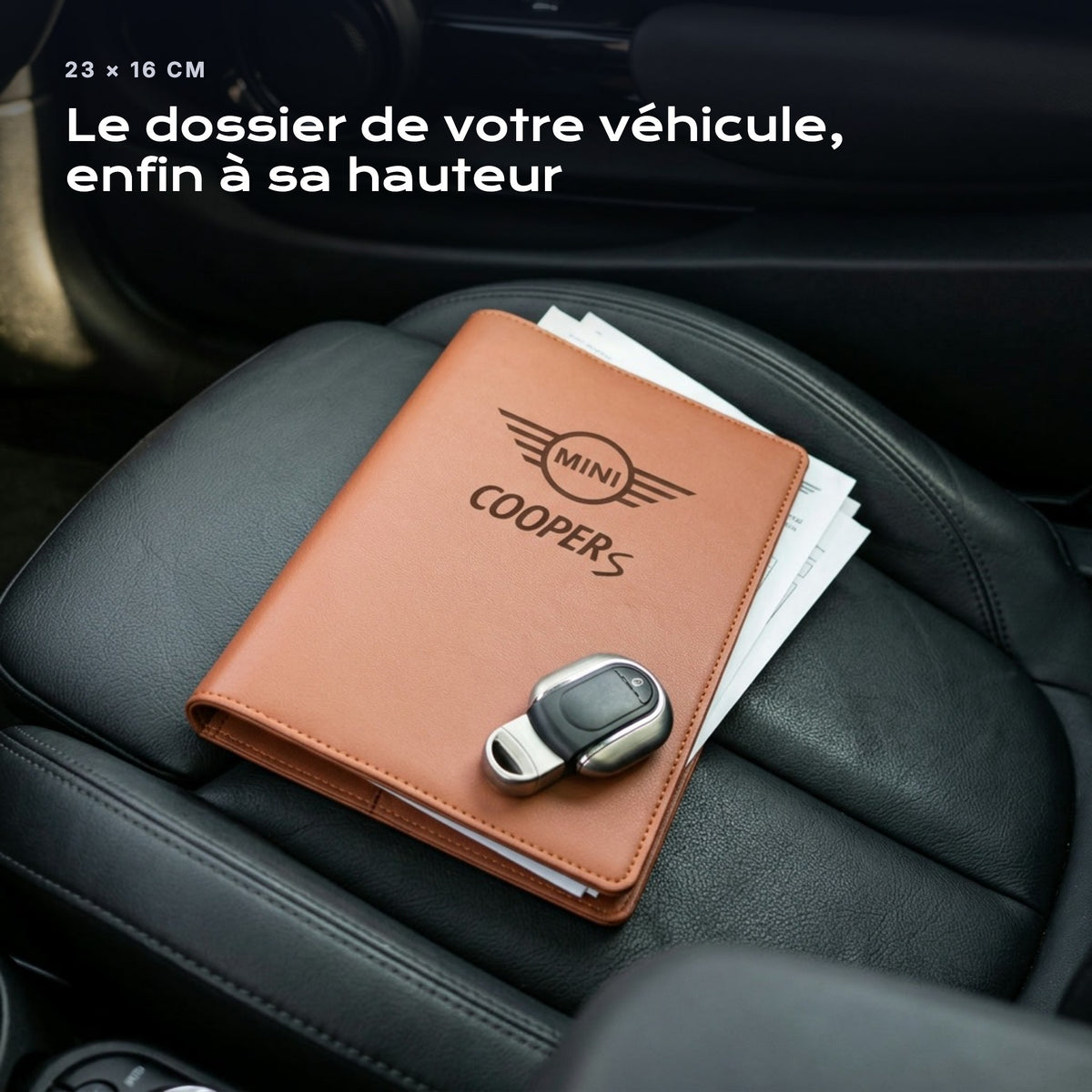 Porte-documents Mini Cooper S posé sur un siège, avec des factures
