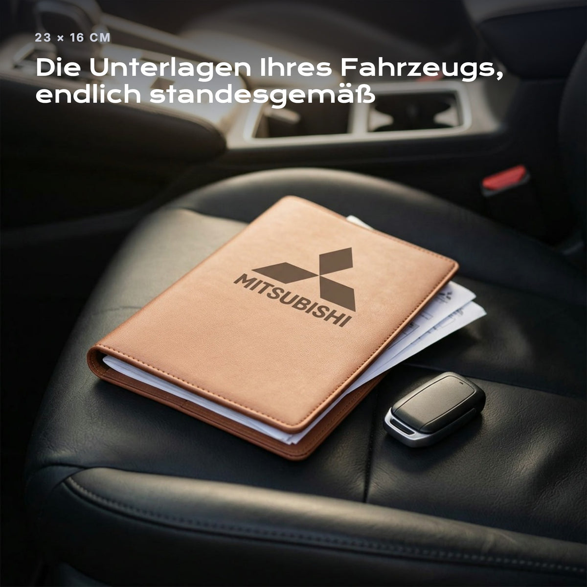 Fahrzeugmappe MITSUBISHI auf einem Autositz, mit Rechnungen