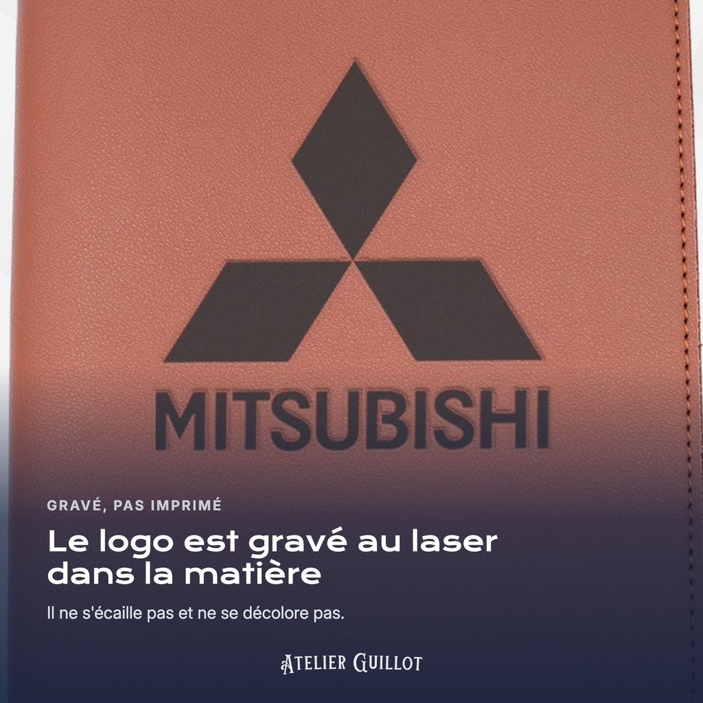 Logo MITSUBISHI gravé au laser dans le simili cuir