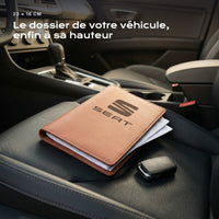 Porte-documents SEAT posé sur un siège, avec des factures
