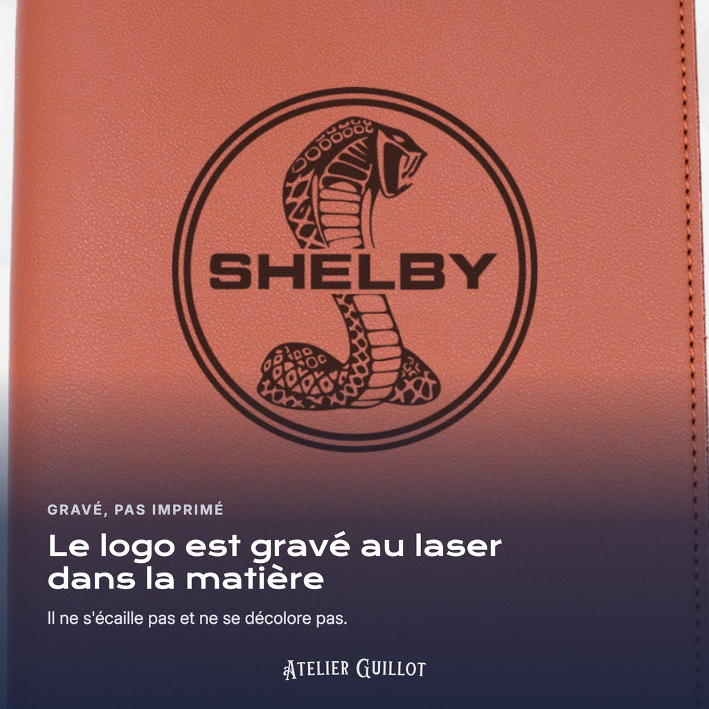 Logo Shelby gravé au laser dans le simili cuir
