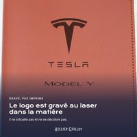 Logo Tesla Model Y gravé au laser dans le simili cuir