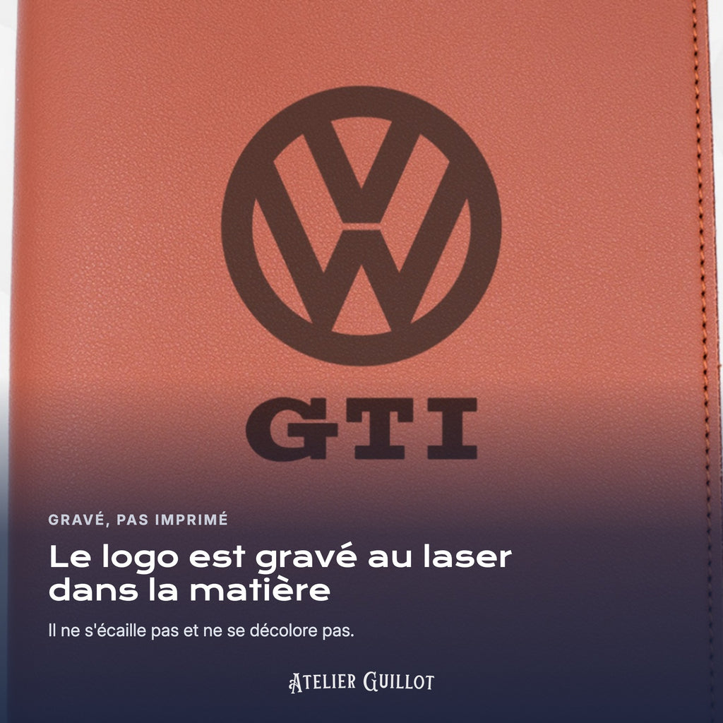 Logo Volkswagen GTI gravé au laser dans le simili cuir