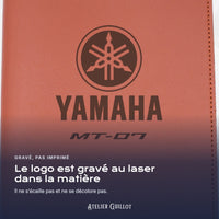 Logo Yamaha MT-07 gravé au laser dans le simili cuir