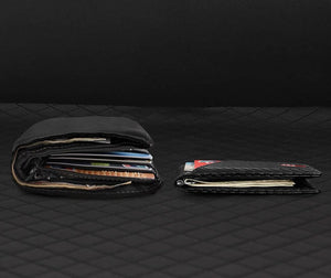 Comparatif d'un portefeuille et d'un porte cartes